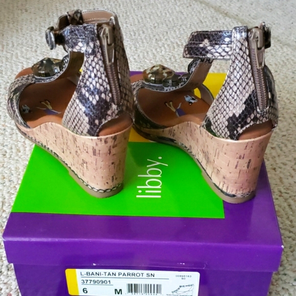 NWT - Libby Edelman wedge sandal, size 6M - Picture 3 of 4